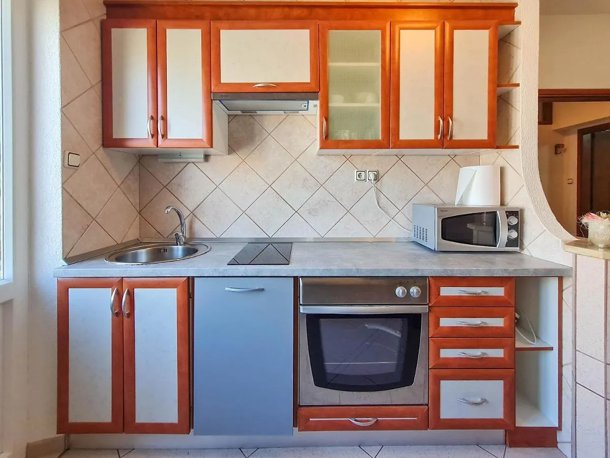 Apartments Katica Selce 0*,