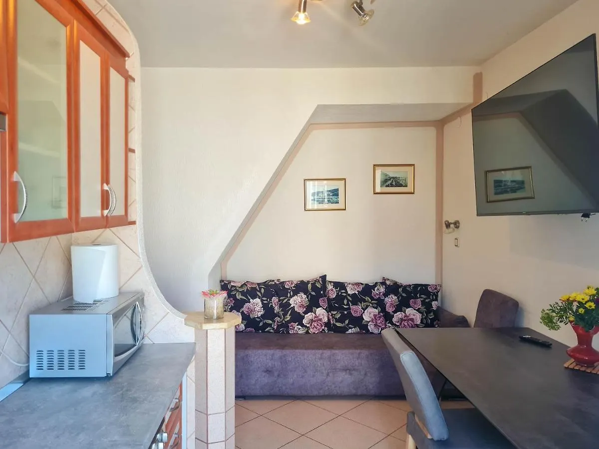 Apartments Katica Selce