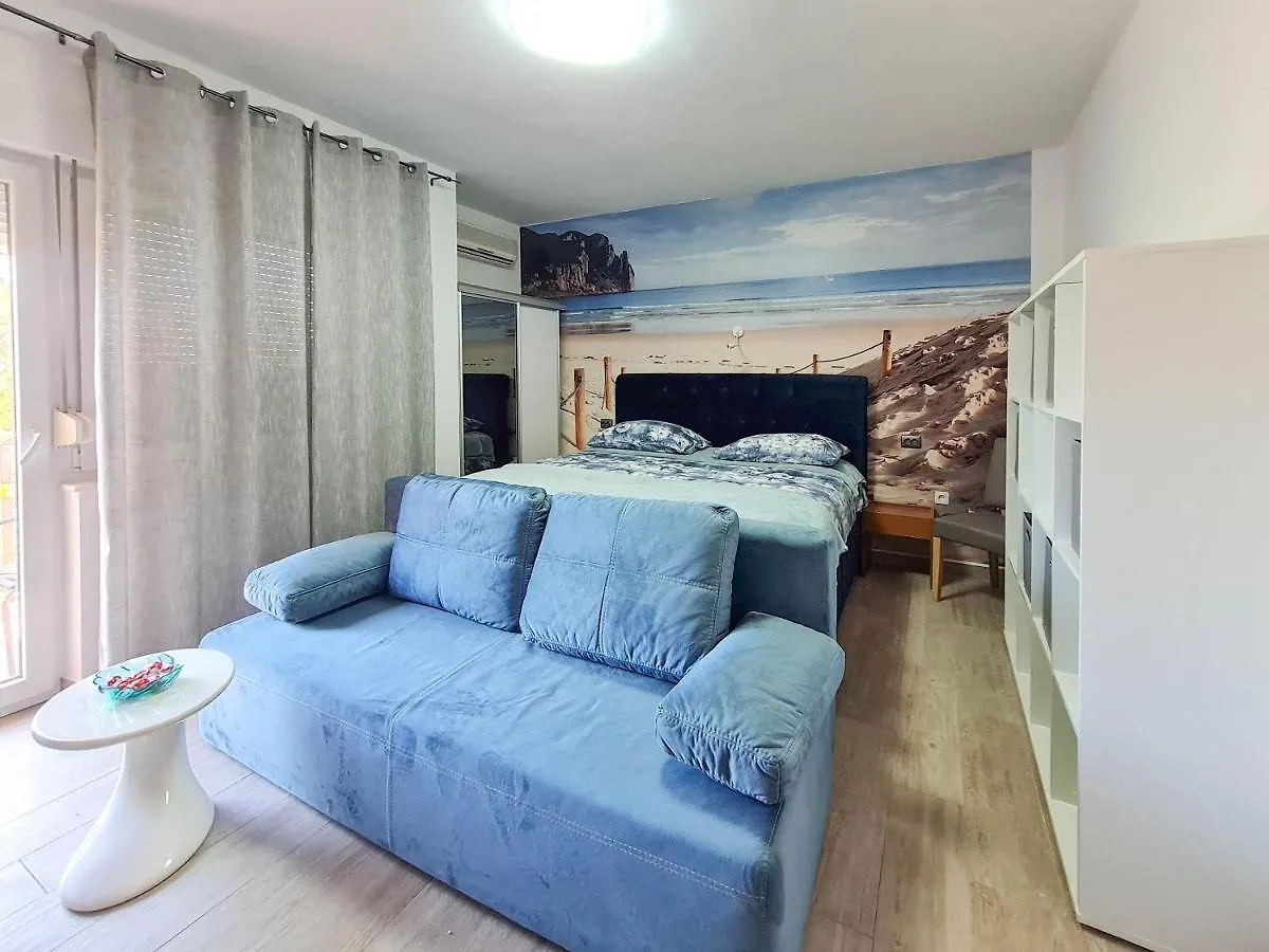 Apartments Katica Selce 0*,