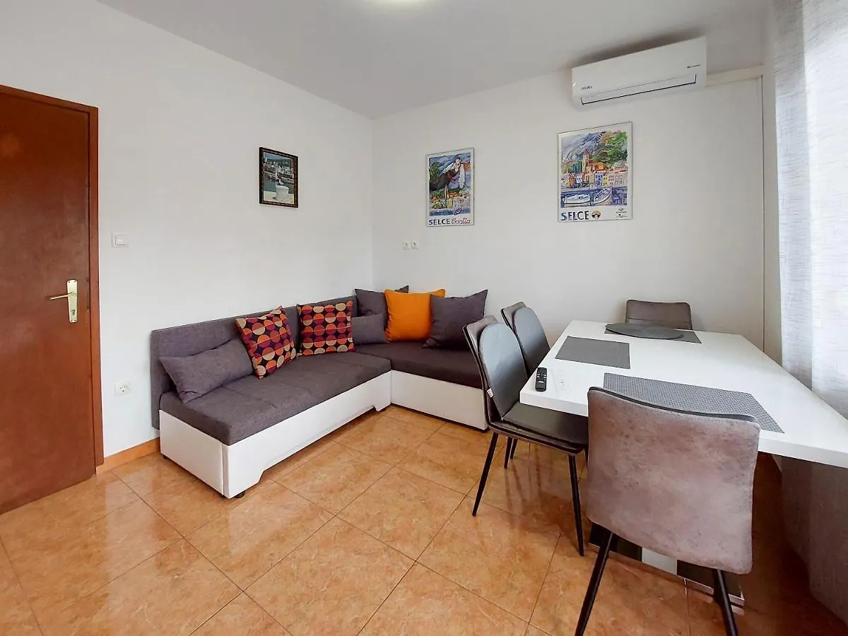 Apartments Katica Selce