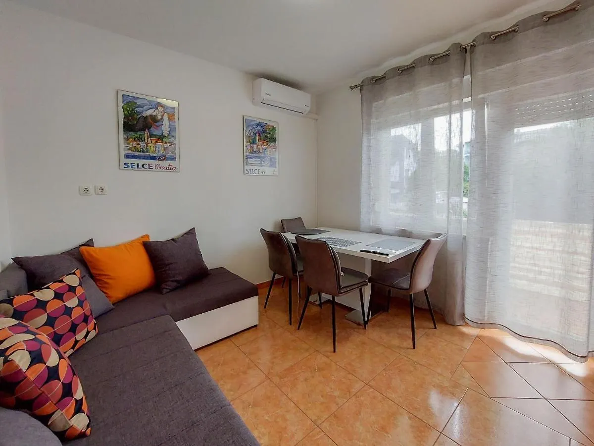 Apartments Katica Selce