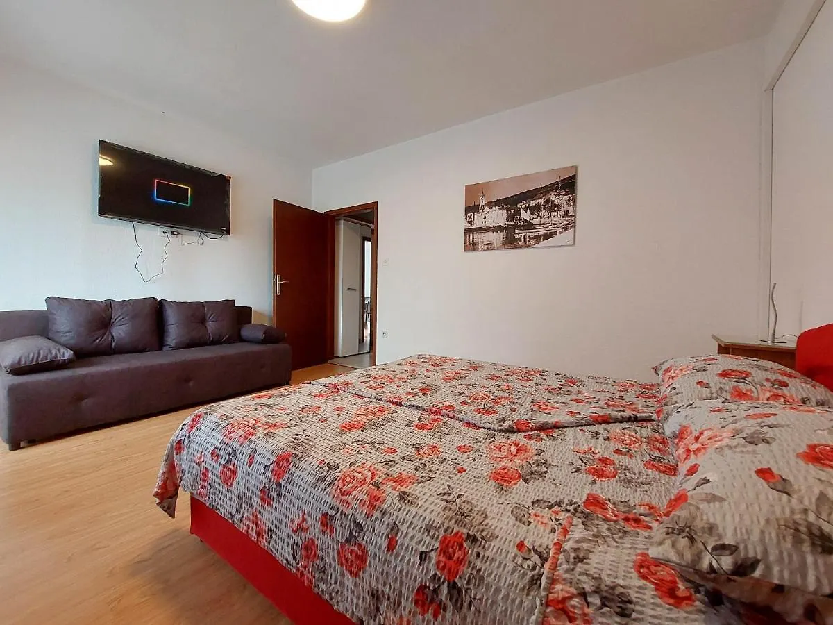 Apartments Katica Selce